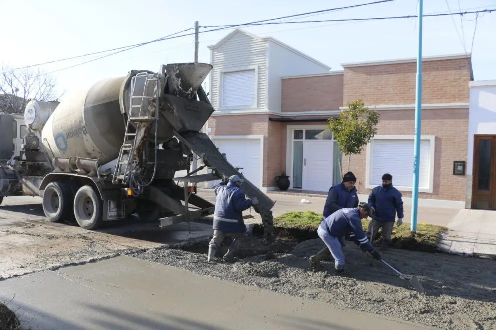 Bachearon un punto crítico de avenida Lavalle y el fraguado del hormigón demorará 21 días