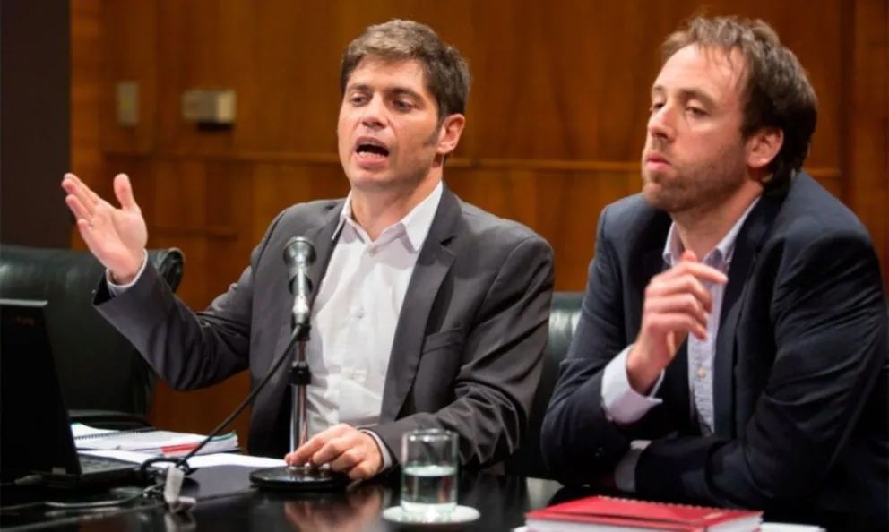 Axel Kicillof y su ministro de Hacienda, Pablo López.