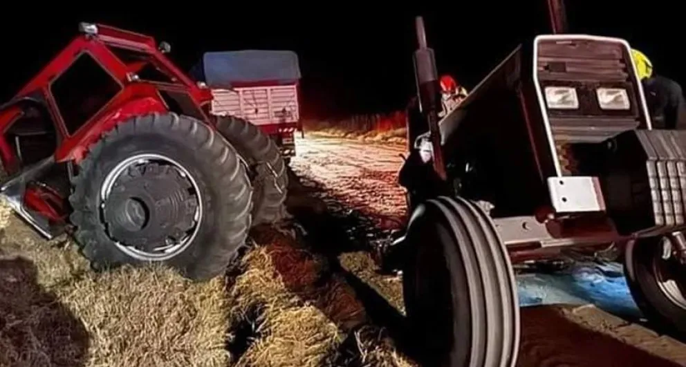 Chocaron un tractor y un camión: la maquinaria se partió al medio y su conductor fue internado