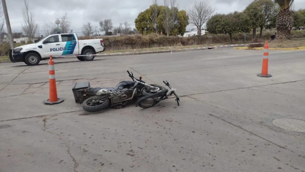 Una menor hospitalizada tras colisión entre moto y bicicleta en planta urbana
