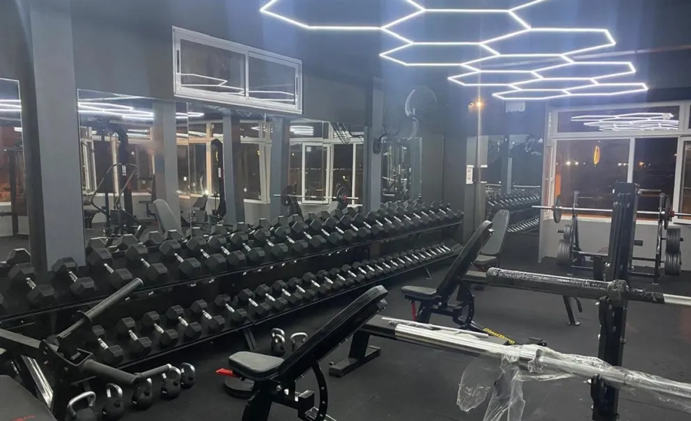 Con un imponente edificio y una propuesta innovadora, Golden Fitness abre sus puertas en Bolívar