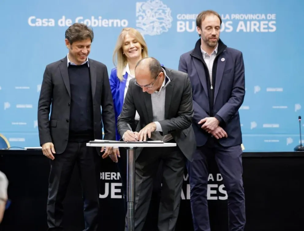 Marcos Pisano firmó el tercer desembolso del Fondo de Fortalecimiento Fiscal Municipal
