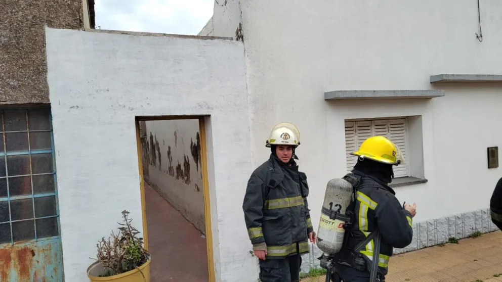 Un incendio en la chimenea de una vivienda alertó a Bomberos Voluntarios 