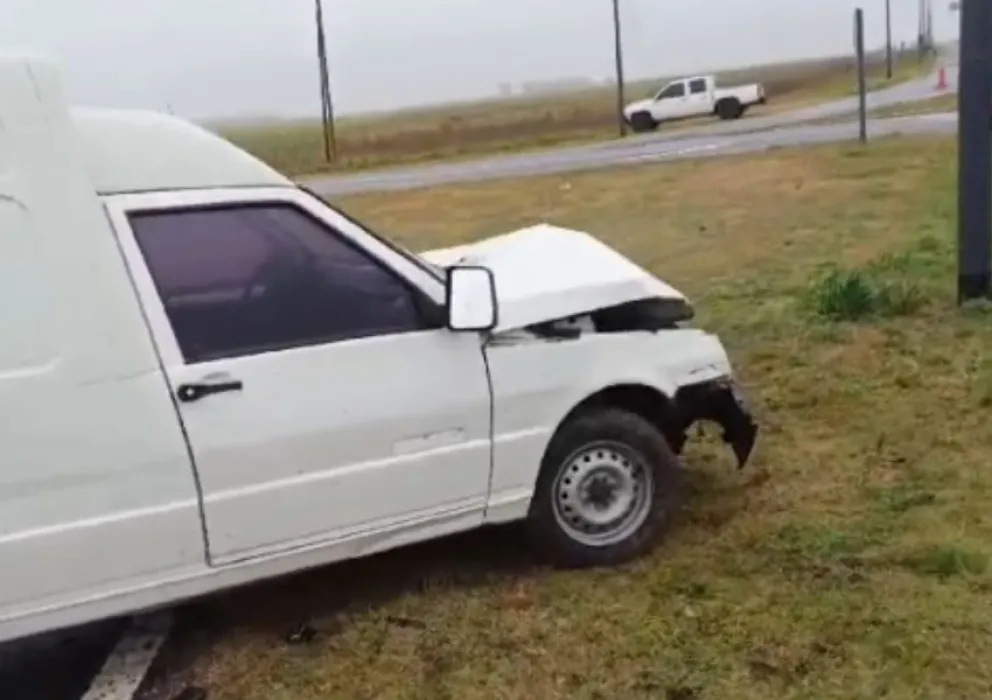 Choque de camionetas en el acceso Barnetche: hospitalizaron a dos personas
