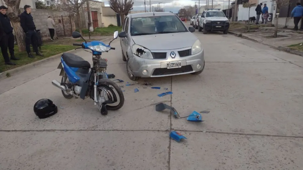 Accidente en Zorzales: un hospitalizado tras un choque entre un auto y una moto