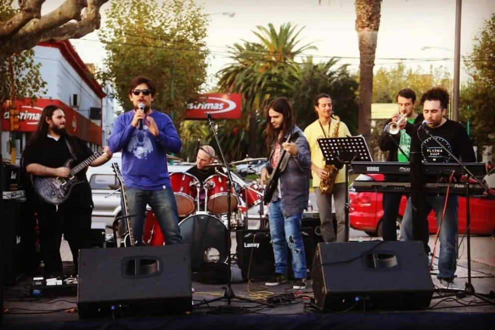 Alexis Chillón y Elmiro Mendiburu nos cuentan acerca de dos de sus bandas