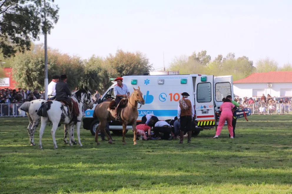 Intensa labor del personal del hospital Capredoni durante la jineteada en la Expo Rural 2024