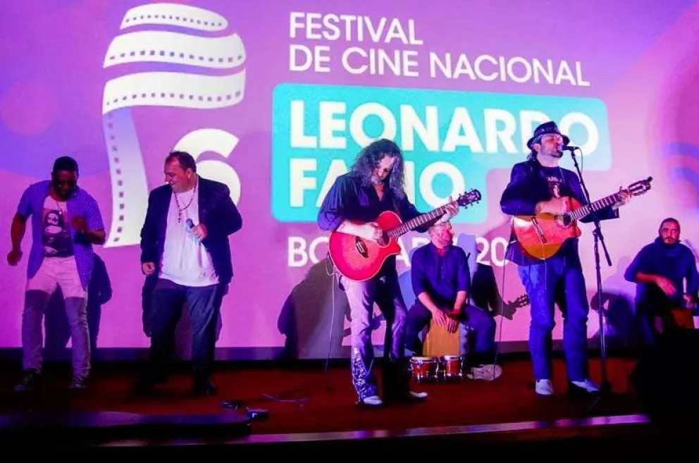 Murió La Tota Santillán: el día que visitó Bolívar y compartió escenario con músicos locales