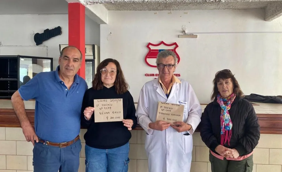 El Club Estudiantes hizo entrega de los premios del sorteo mensual de la rifa: quiénes ganaron