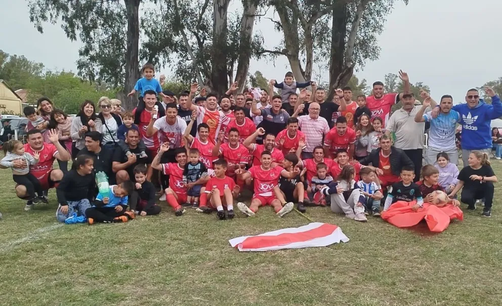 Fútbol Rural Recreativo: Unzué goleó y se consagró campeón en Segunda División