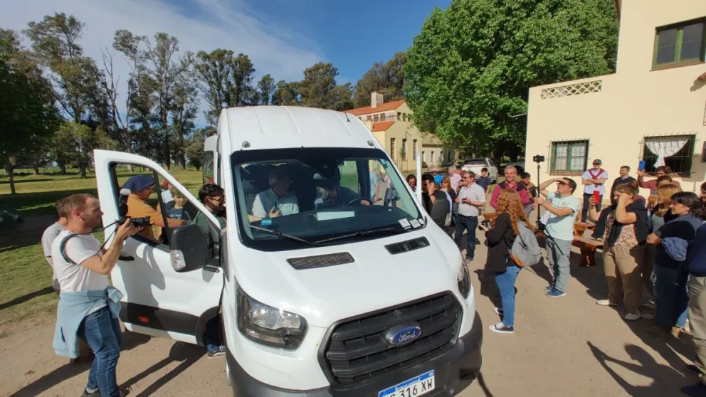 La Escuela Agrotécnica incorporó una combi para sus visitas y recorridas pedagógicas