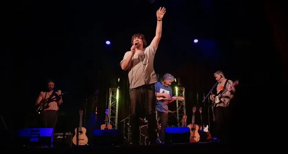 Facón, la luz más bella y la música de las estrellas, fue un carnaval en el Coliseo