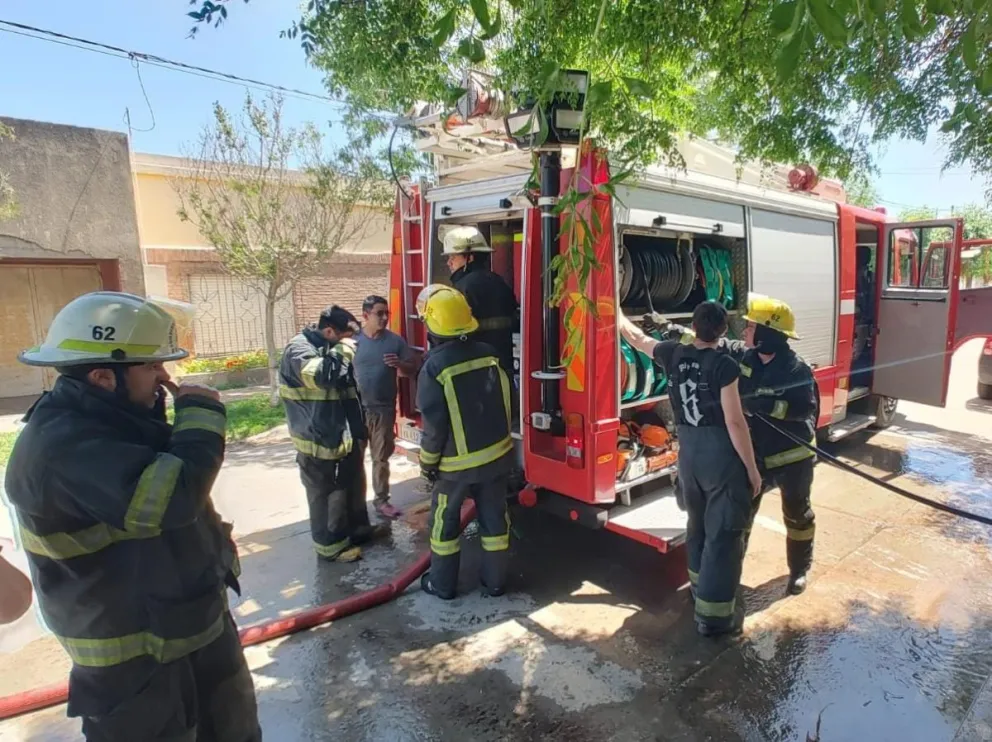 Incendio en una vivienda de barrio Casariego convocó a dos dotaciones de Bomberos Voluntarios