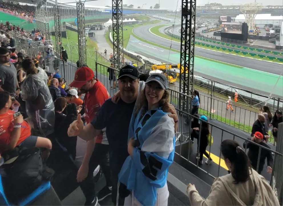 Dos bolivarense viajaron para apoyar a Colapinto y vieron Fórmula 1 por primera vez