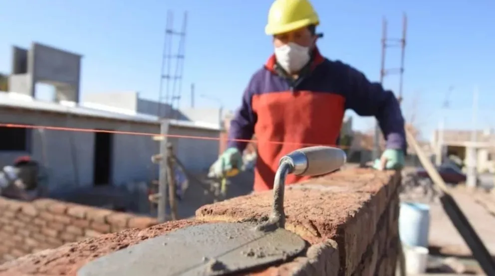 El empleo y salario real registraron un leve crecimiento en agosto y septiembre, según el Gobierno