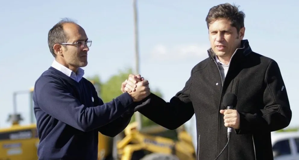 Kicillof en la inauguración de la repavimentación de la Ruta 65 junto al intendente Marcos Pisano. Foto: Prensa Municipalidad de Bolívar