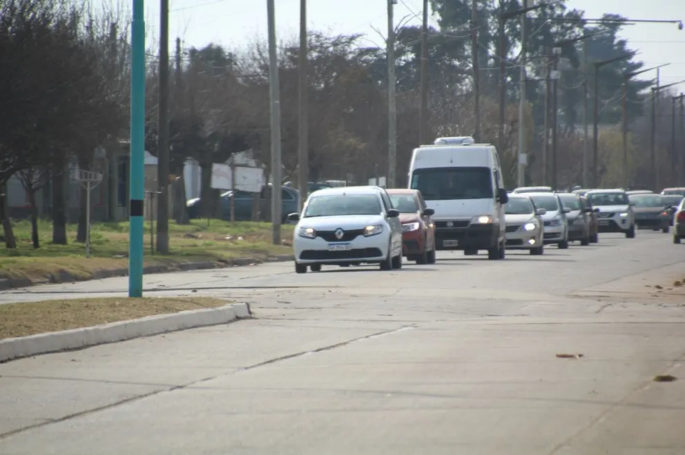 Cortejo fúnebre. Los restos de la niña descansan en el cementerio de Bolívar.