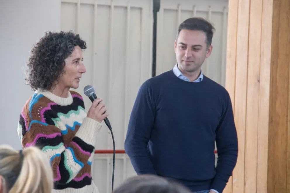 Karina Bontempo y Franco Canepare, candidatos a concejales de Fuerza Patria en Bolívar.