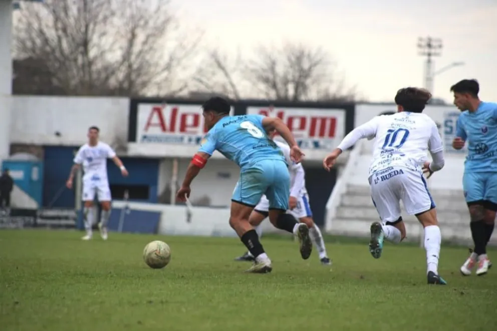 Ciudad llegó a los 8 puntos y sigue en la cima de la Zona A.