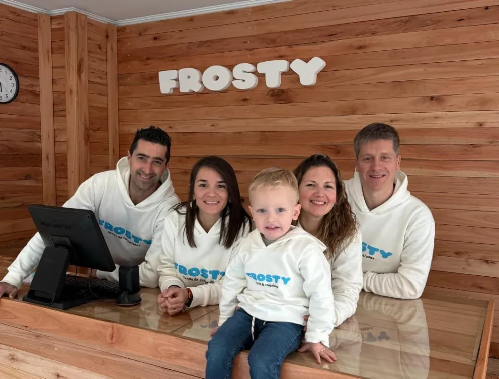 Juan, Luciano, Fernanda y Tatiana inician este nuevo emprendimiento con mucho optimismo.