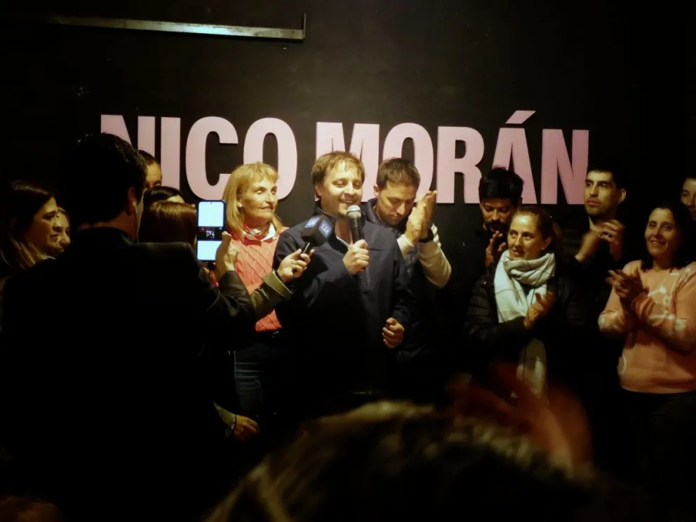 Nicolás Morán y 'Pity' Quibus celebraron su ingreso al Concejo Deliberante desde el 10 de diciembre. Foto: Germán Schneider.