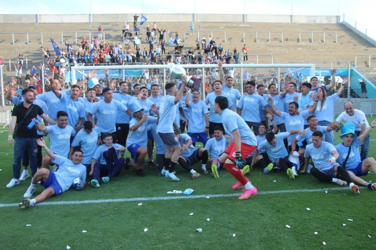 El Club Ciudad de Bolívar hizo historia y ascendió a la Primera ...