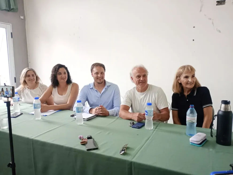 Concejales de los bloques UCR y Hechos.