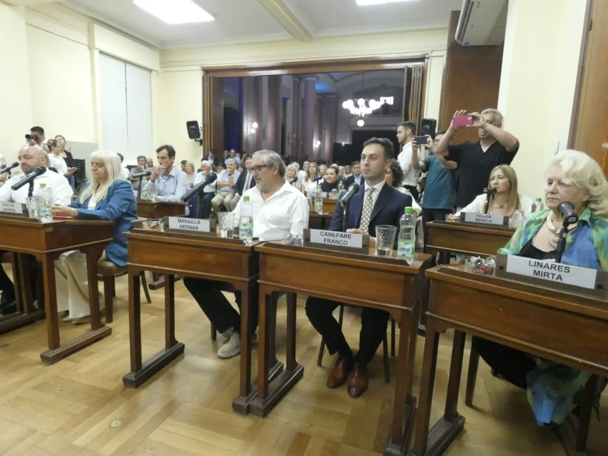 Jura de concejales y del intendente Eduardo Bucca en el Concejo Deliberante de Bol&iacute;var