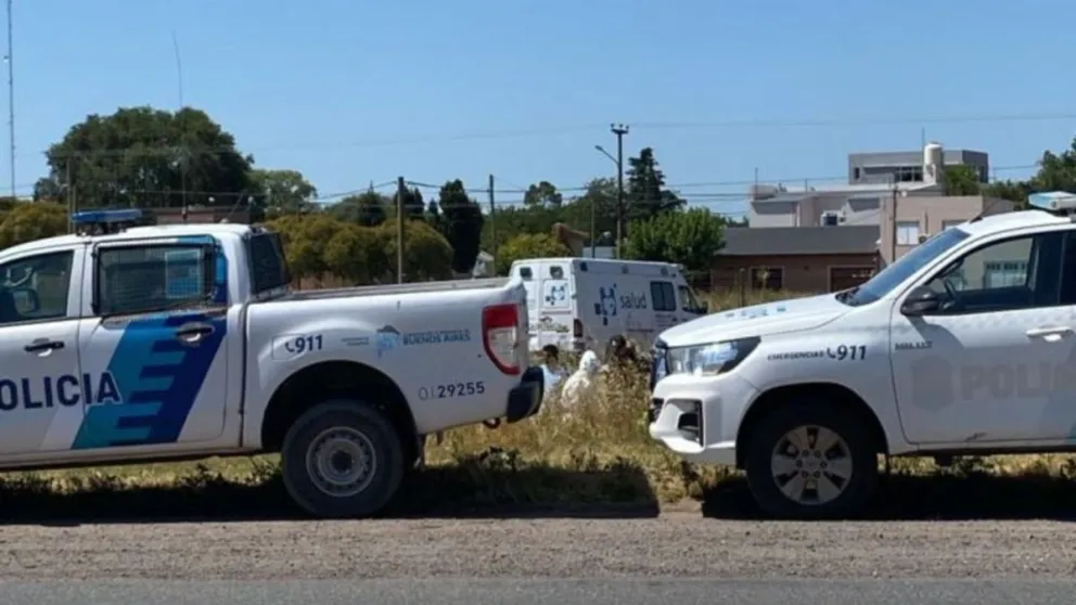 Peritos de la Policía Científica en la escena del hallazgo de la mujer que era buscada desde el 1º de enero.
