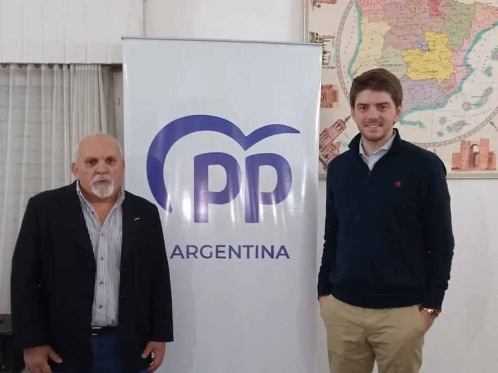 Gerardo Sardón junto a Martín Miméndez Casaleiro, presidente del Partido Popular de Argentina.