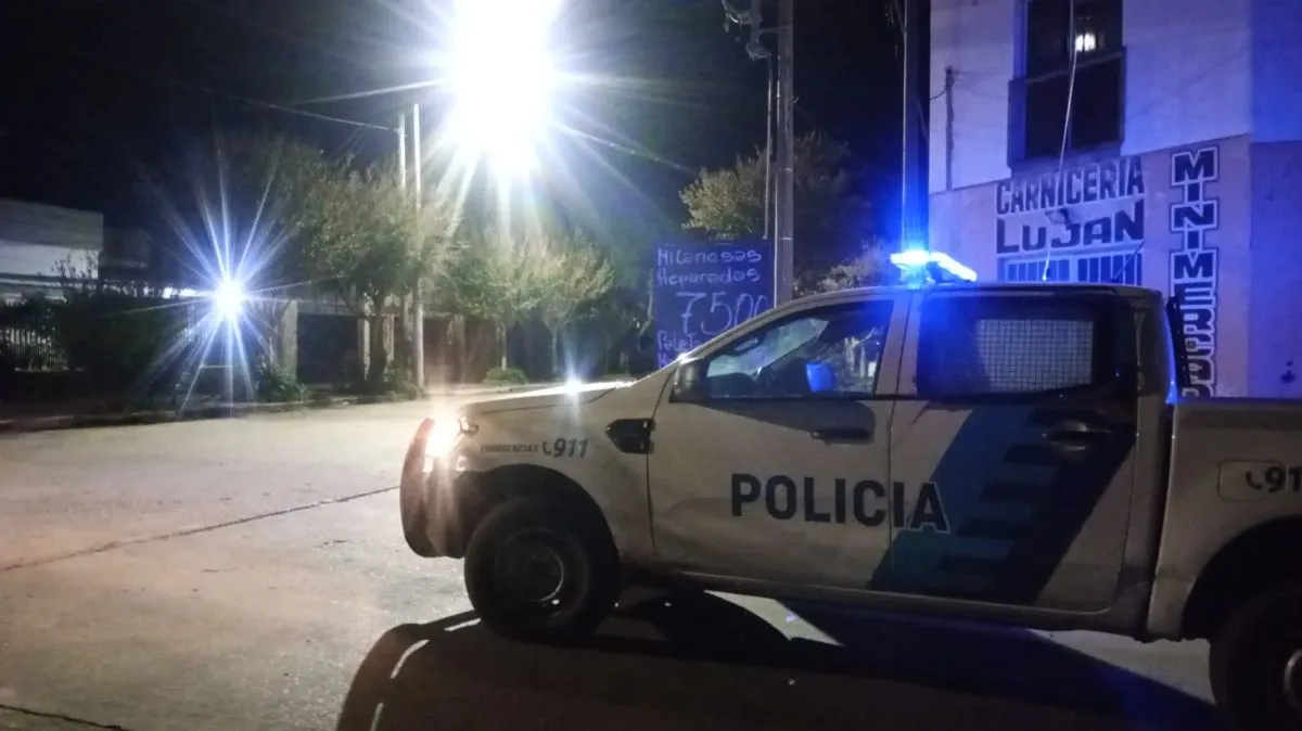 Una moto impactó contra la parte trasera de una camioneta y se dio a la ...