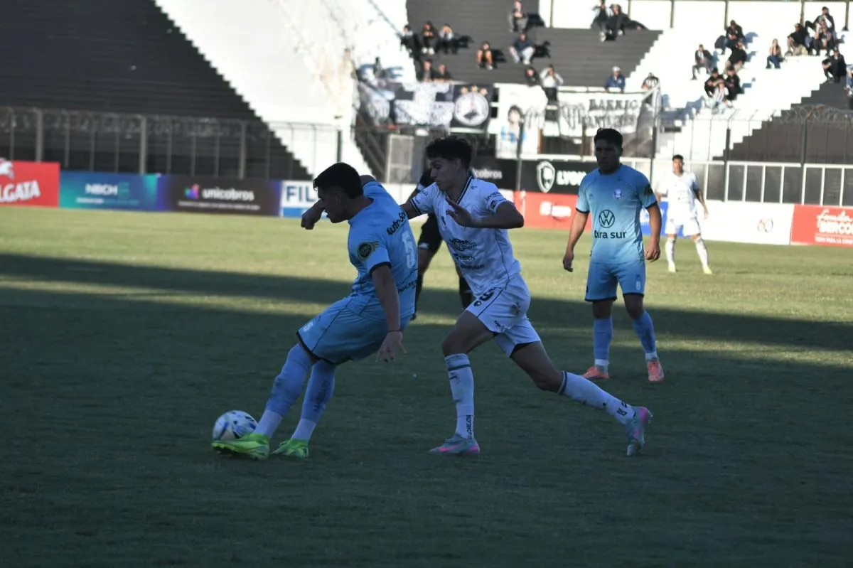 Ciudad de Bolívar le ganó 1 a 0 a Chaco For Ever y se metió entre los  primeros puestos de la Primera Nacional | Presente Noticias