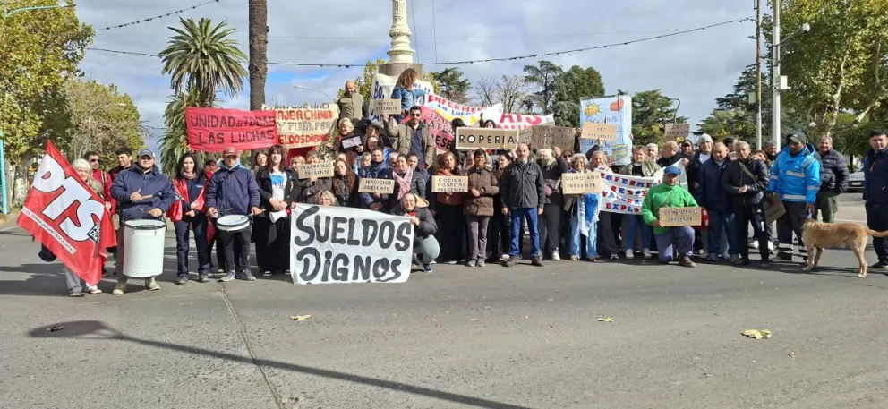 Protesta de Atramubo frente al hospital Capredoni.