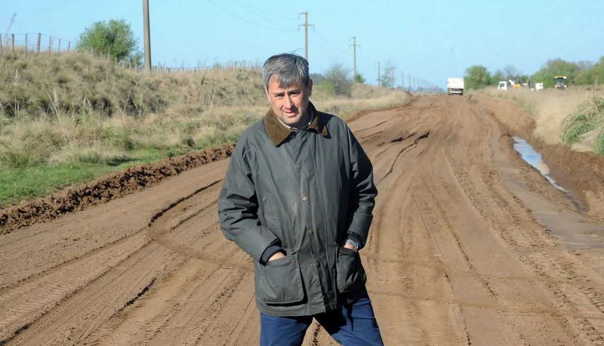 Con sueldos de más de $5 millones, el intendente de Henderson cuestionó la baja de coparticipación
