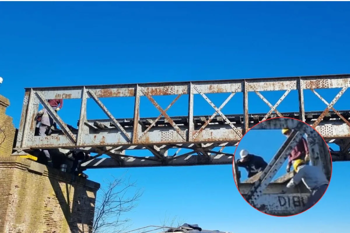 Desmontan el histórico puente de La Manuela y desaparece una postal de más de 100 años