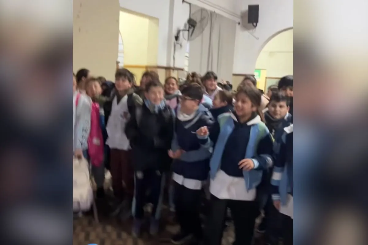 "El que no salta, es un inglés": el festejo en la escuela primaria de Henderson tras el triunfo de Argentina