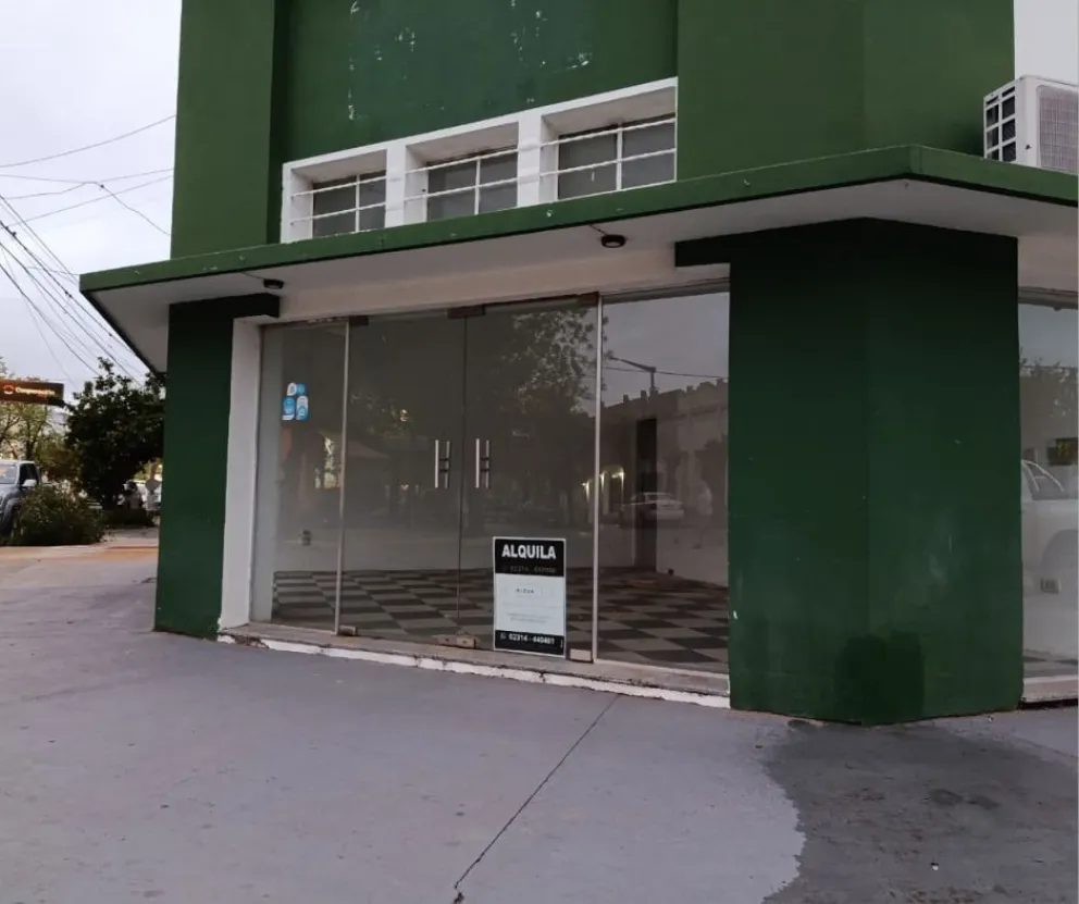 Local comercial cerrado en Bol&iacute;var en medio de la menor actividad comercial