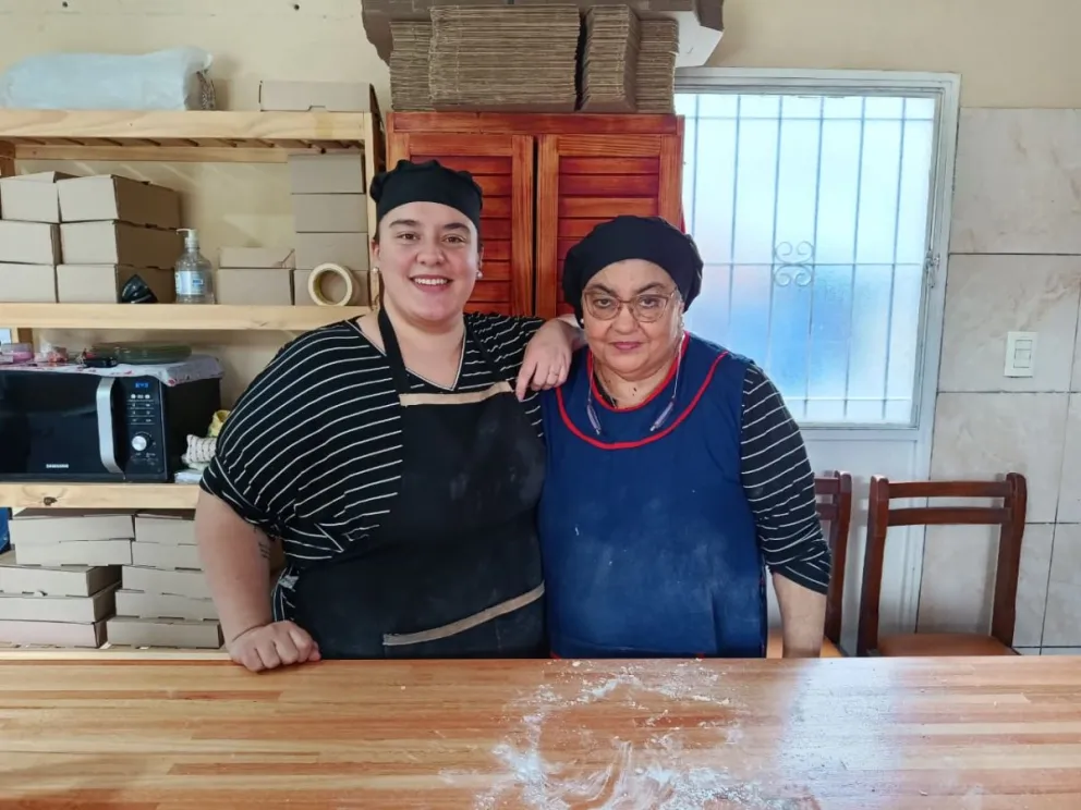 Salomé Terrera junto a su mamá Adriana.